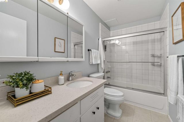 666 Oakland Ave 105, Oakland, CA 94611