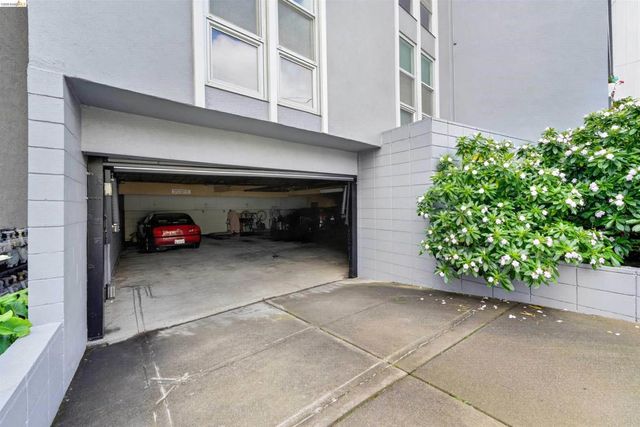 666 Oakland Ave 105, Oakland, CA 94611