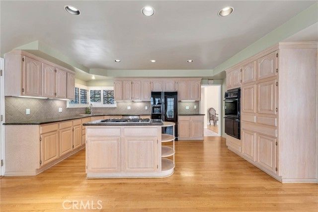 23230 Bigler Street, Woodland Hills (los Angeles), CA 91364