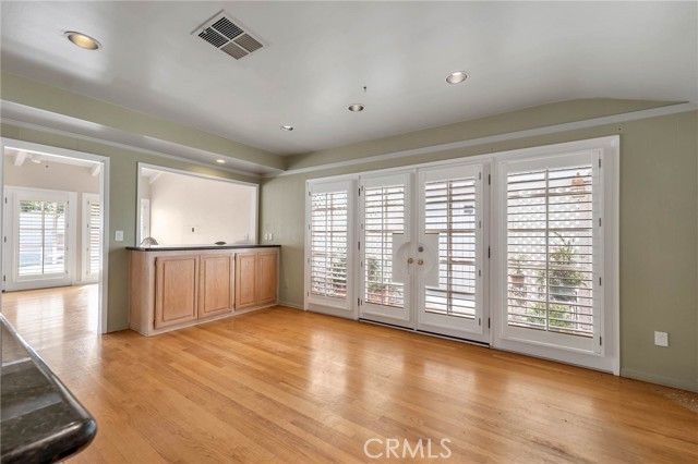 23230 Bigler Street, Woodland Hills (los Angeles), CA 91364