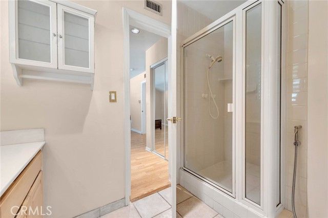 23230 Bigler Street, Woodland Hills (los Angeles), CA 91364