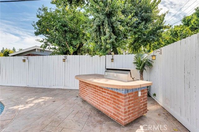 23230 Bigler Street, Woodland Hills (los Angeles), CA 91364