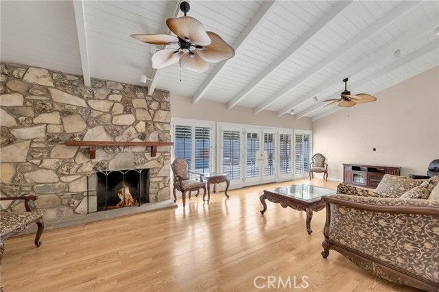 23230 Bigler Street, Woodland Hills (los Angeles), CA 91364