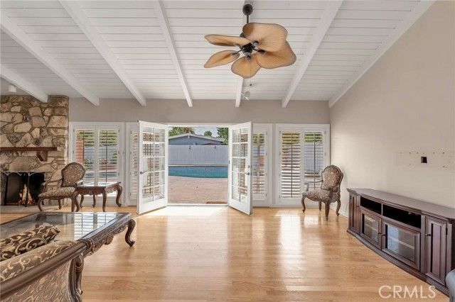 23230 Bigler Street, Woodland Hills (los Angeles), CA 91364