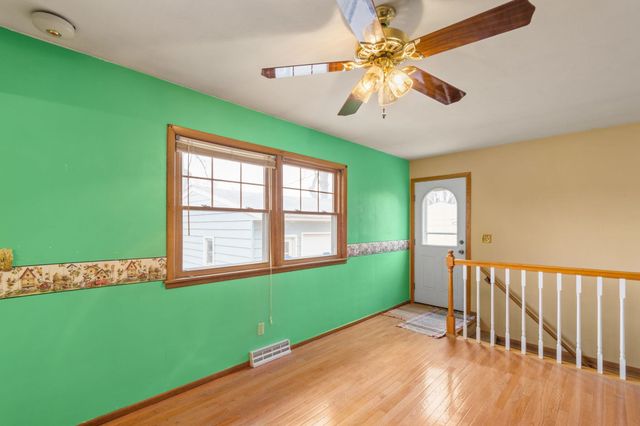 2827 W 13th Street, Davenport, IA 52804