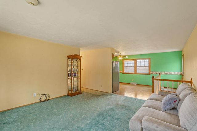 2827 W 13th Street, Davenport, IA 52804