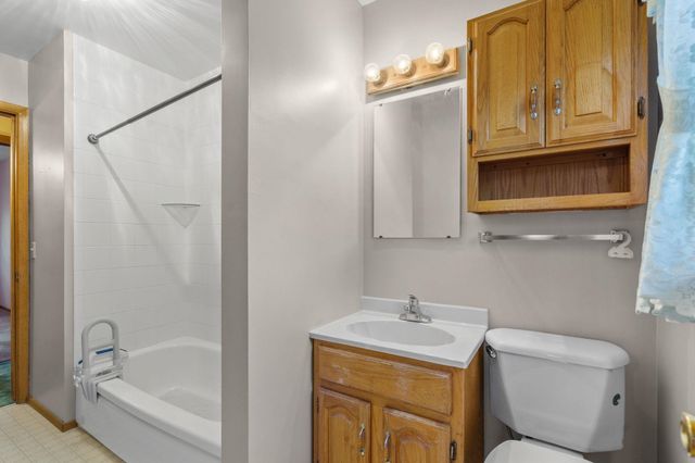 2827 W 13th Street, Davenport, IA 52804