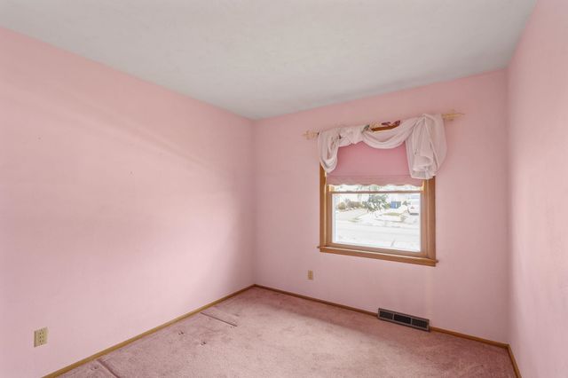 2827 W 13th Street, Davenport, IA 52804