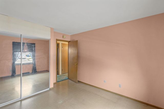 2827 W 13th Street, Davenport, IA 52804