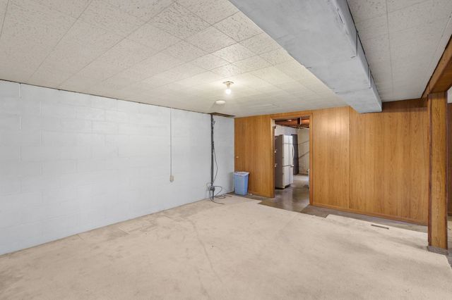 2827 W 13th Street, Davenport, IA 52804