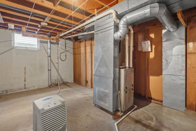 2827 W 13th Street, Davenport, IA 52804