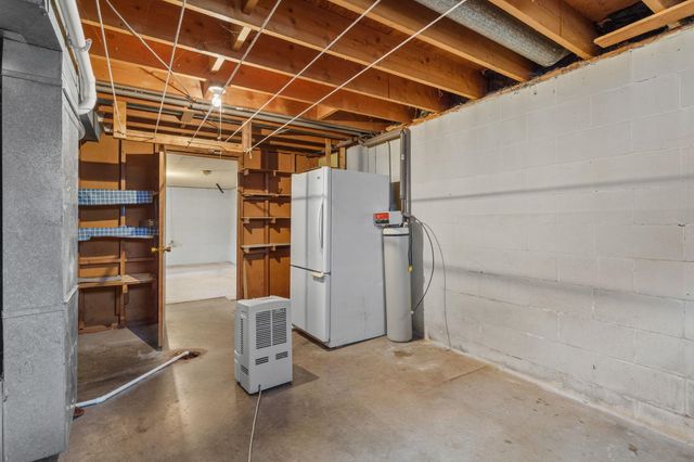 2827 W 13th Street, Davenport, IA 52804