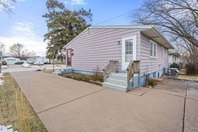 2827 W 13th Street, Davenport, IA 52804
