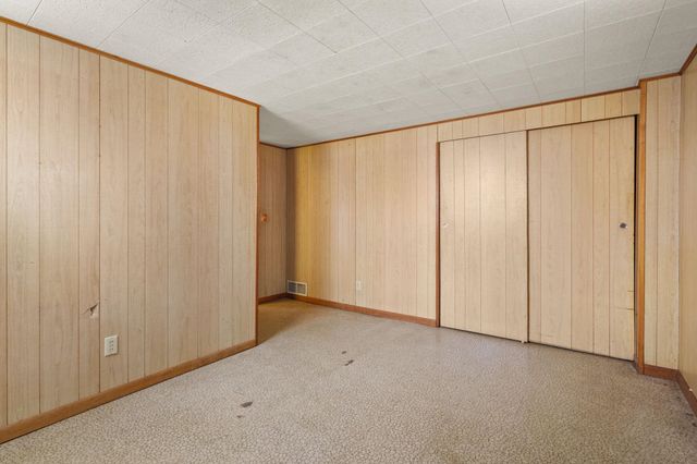 2827 W 13th Street, Davenport, IA 52804