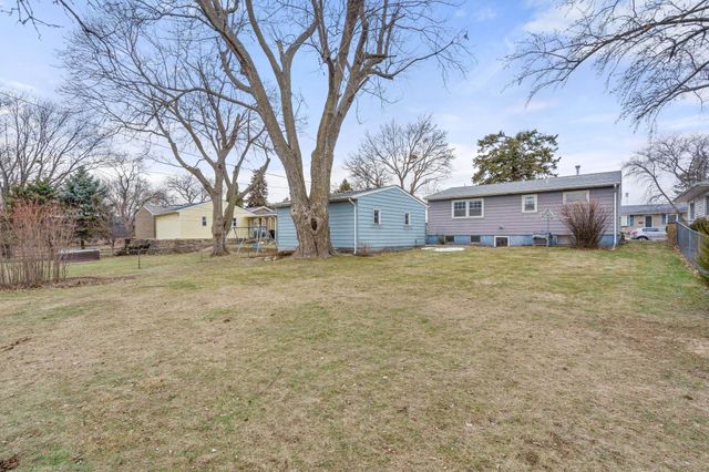 2827 W 13th Street, Davenport, IA 52804