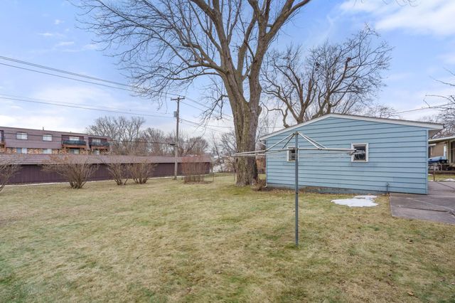 2827 W 13th Street, Davenport, IA 52804