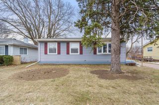 2827 W 13th Street, Davenport, IA 52804