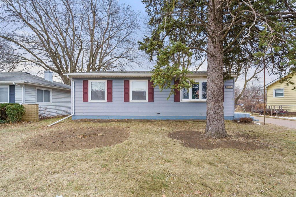 2827 W 13th Street, Davenport, IA 52804