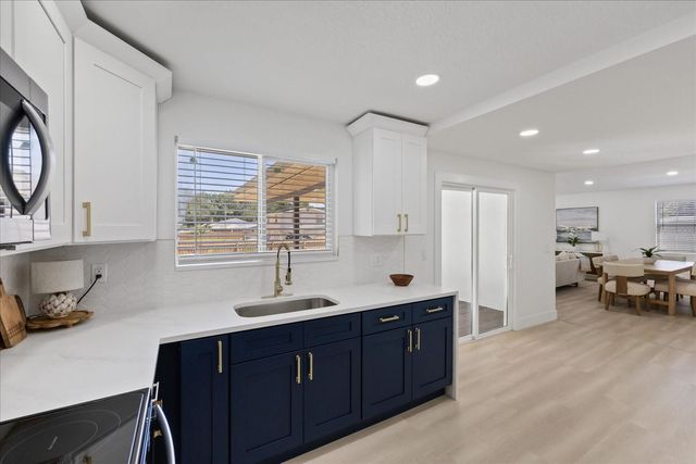 6403 ELLIOT DRIVE, Tampa, FL 33615