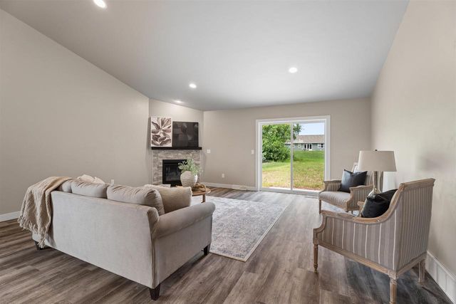 1617 FOUNDERS STREET, Neenah, WI 54956