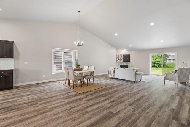 1617 FOUNDERS STREET, Neenah, WI 54956