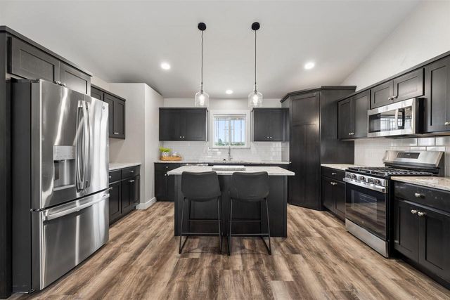 1617 FOUNDERS STREET, Neenah, WI 54956