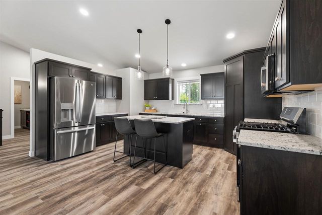 1617 FOUNDERS STREET, Neenah, WI 54956