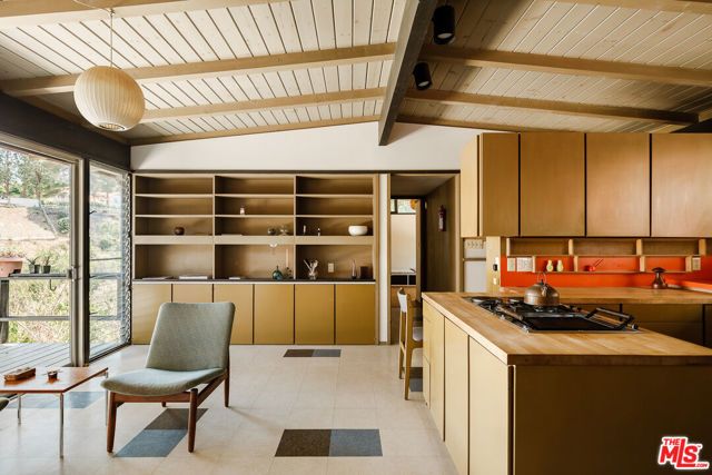 2 Seahurst Road, Rolling Hills Estates, CA 90274