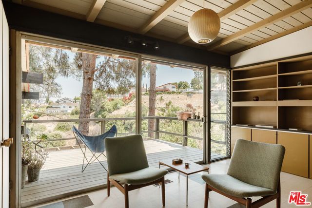 2 Seahurst Road, Rolling Hills Estates, CA 90274