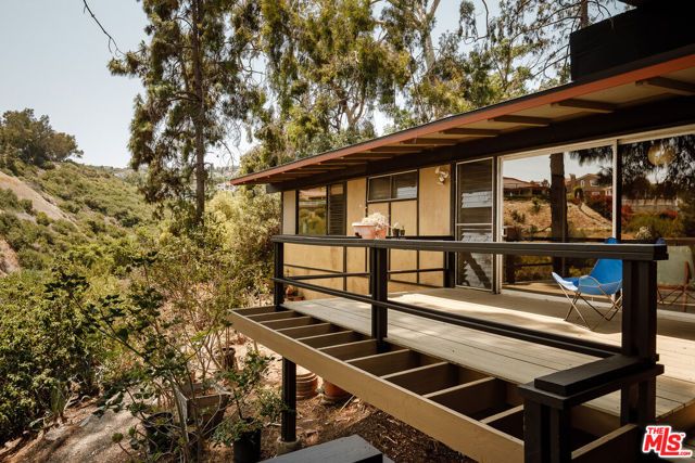 2 Seahurst Road, Rolling Hills Estates, CA 90274