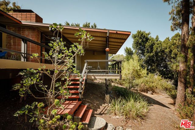 2 Seahurst Road, Rolling Hills Estates, CA 90274