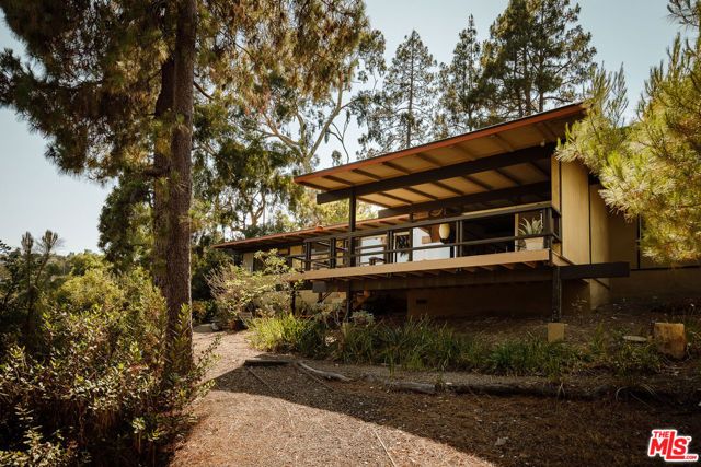 2 Seahurst Road, Rolling Hills Estates, CA 90274