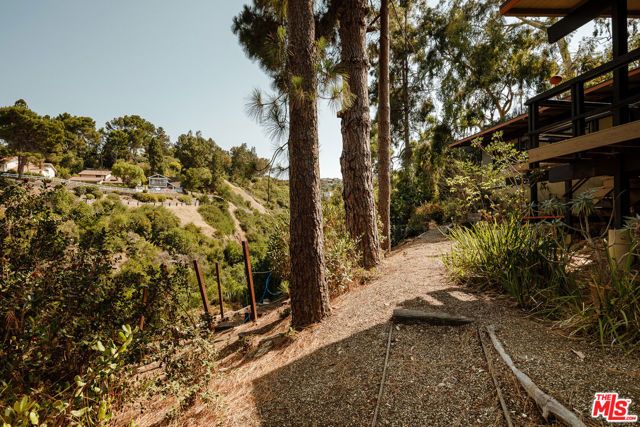 2 Seahurst Road, Rolling Hills Estates, CA 90274