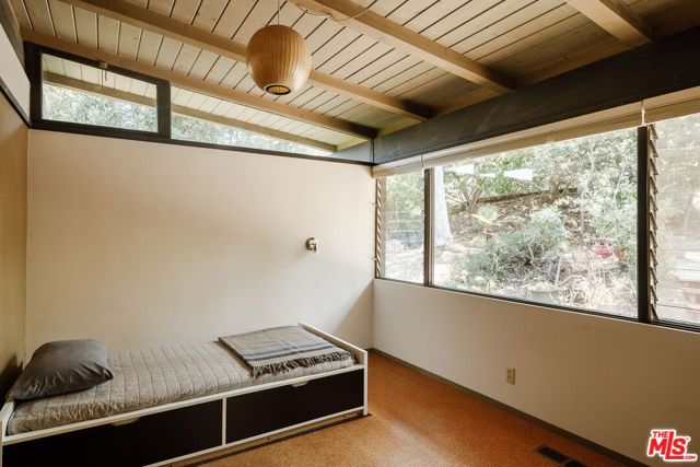 2 Seahurst Road, Rolling Hills Estates, CA 90274