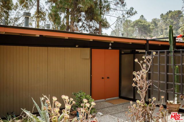 2 Seahurst Road, Rolling Hills Estates, CA 90274