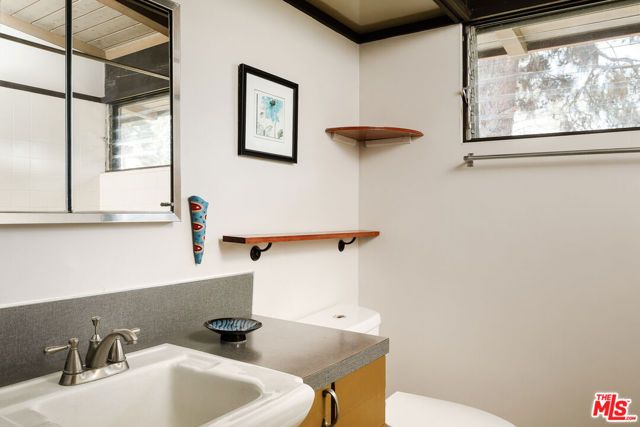 2 Seahurst Road, Rolling Hills Estates, CA 90274