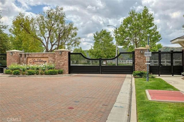 26525 Craftsmen Court, Saugus, CA 91350