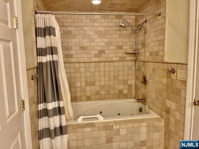 889 Circle Avenue, Franklin Lakes, NJ 07417