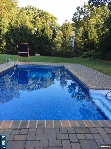 889 Circle Avenue, Franklin Lakes, NJ 07417