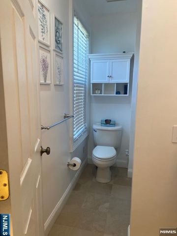 889 Circle Avenue, Franklin Lakes, NJ 07417