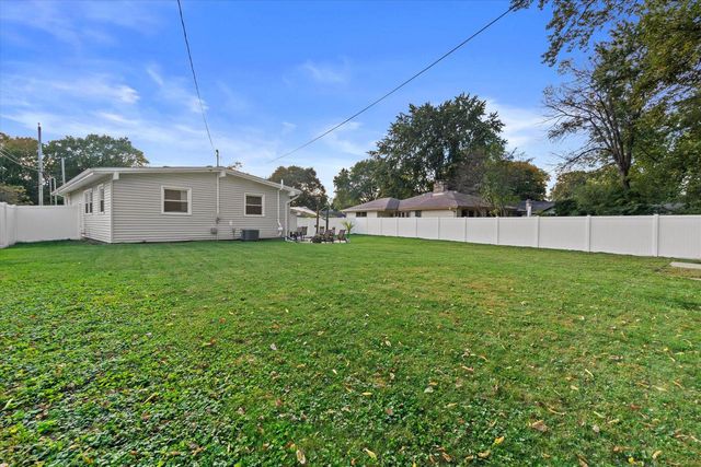 5850 N Witte LANE, Milwaukee, WI 53209