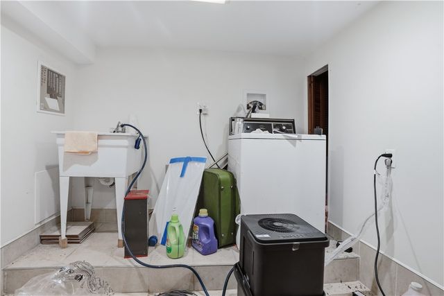 66 Edgehill Road, Providence, RI 02906