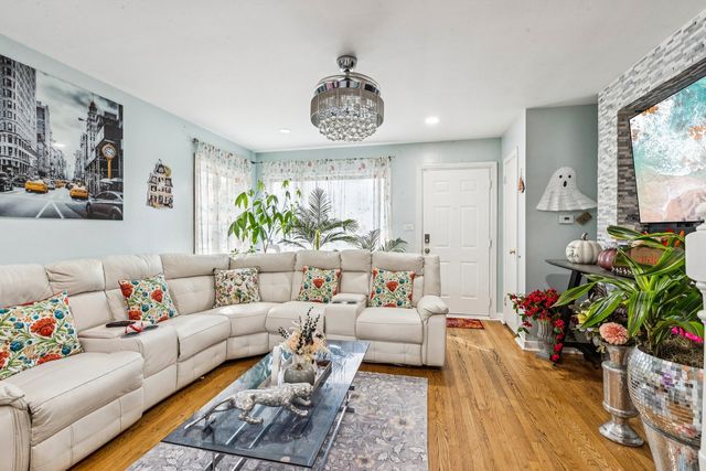 3021 Louis Street, Franklin Park, IL 60131