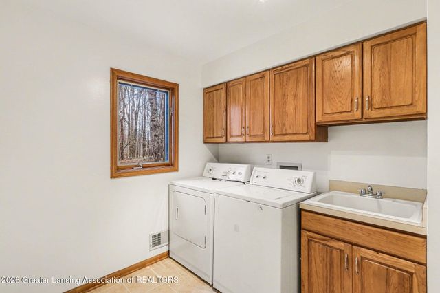 1290 Shortwood Circle, Okemos, MI 48864
