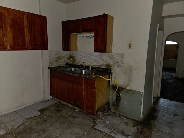 11745 S UNION Avenue, Chicago, IL 60628