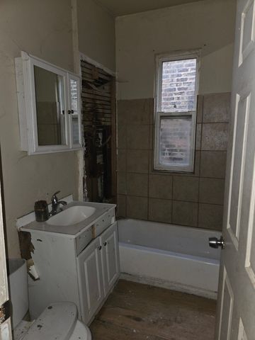 11745 S UNION Avenue, Chicago, IL 60628