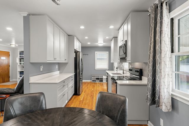 624 21st Street, West Des Moines, IA 50265