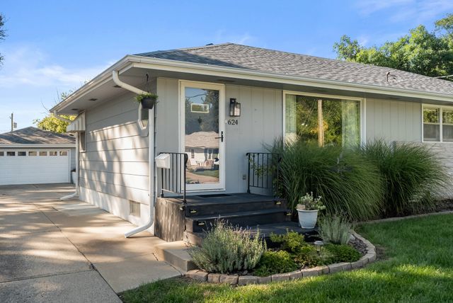 624 21st Street, West Des Moines, IA 50265