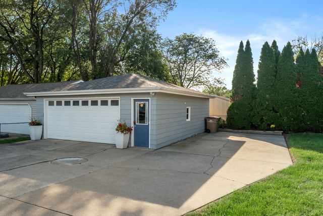 624 21st Street, West Des Moines, IA 50265