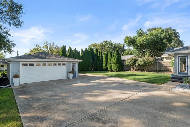 624 21st Street, West Des Moines, IA 50265